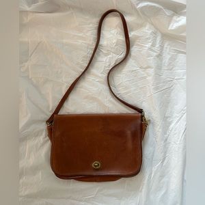 Vintage Coach leather shoulder/crossbody bag